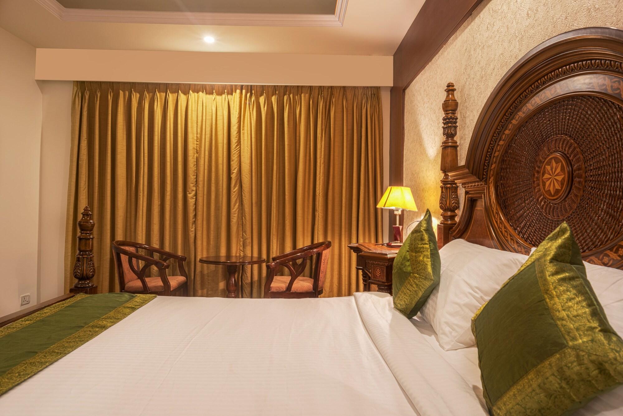 Treebo Trend Grand Plaza Nampally Haiderabad Buitenkant foto